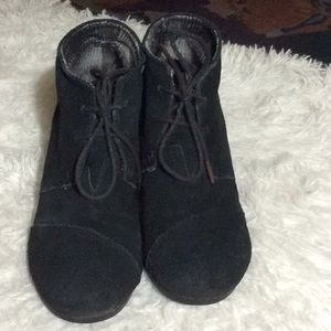 Toms black wedge ankle booties size 10